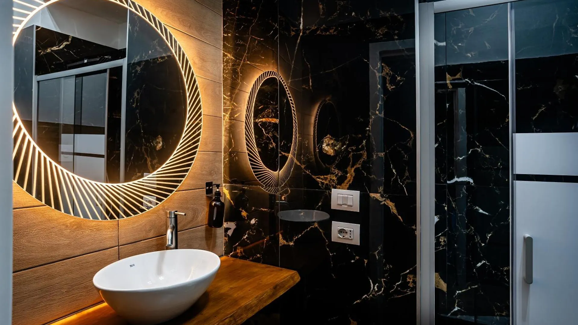 La Bella Vita Luxury Apartament And Travel Solution Nápoles 0*,  Italia