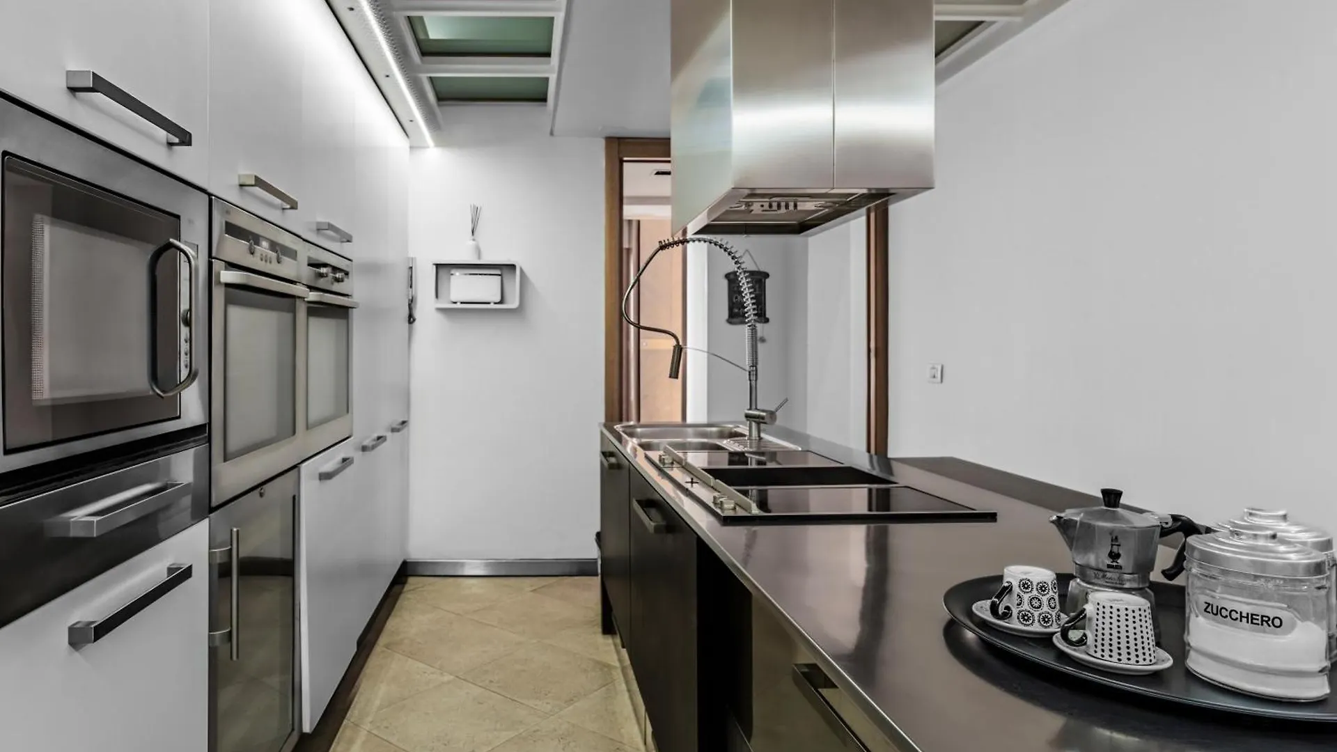 La Bella Vita Luxury Apartament And Travel Solution Nápoles 0*,