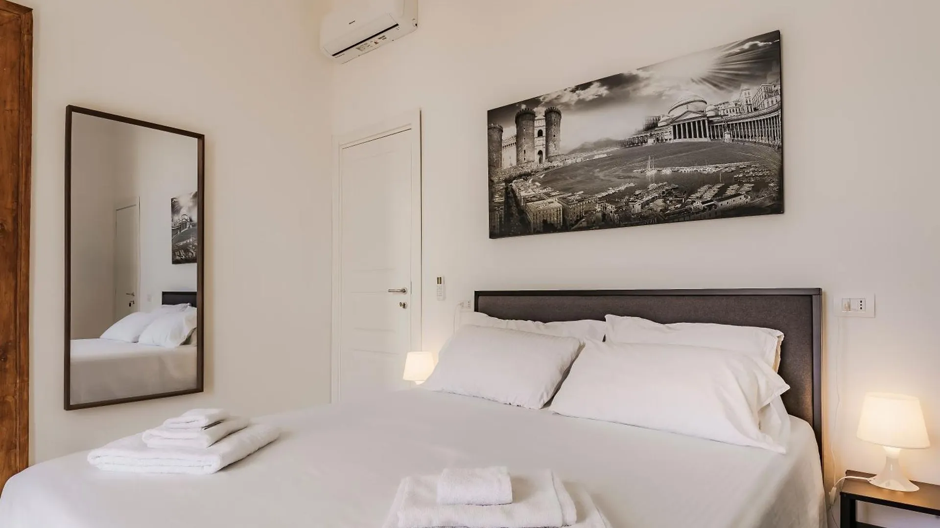 La Bella Vita Luxury Apartament And Travel Solution Nápoles