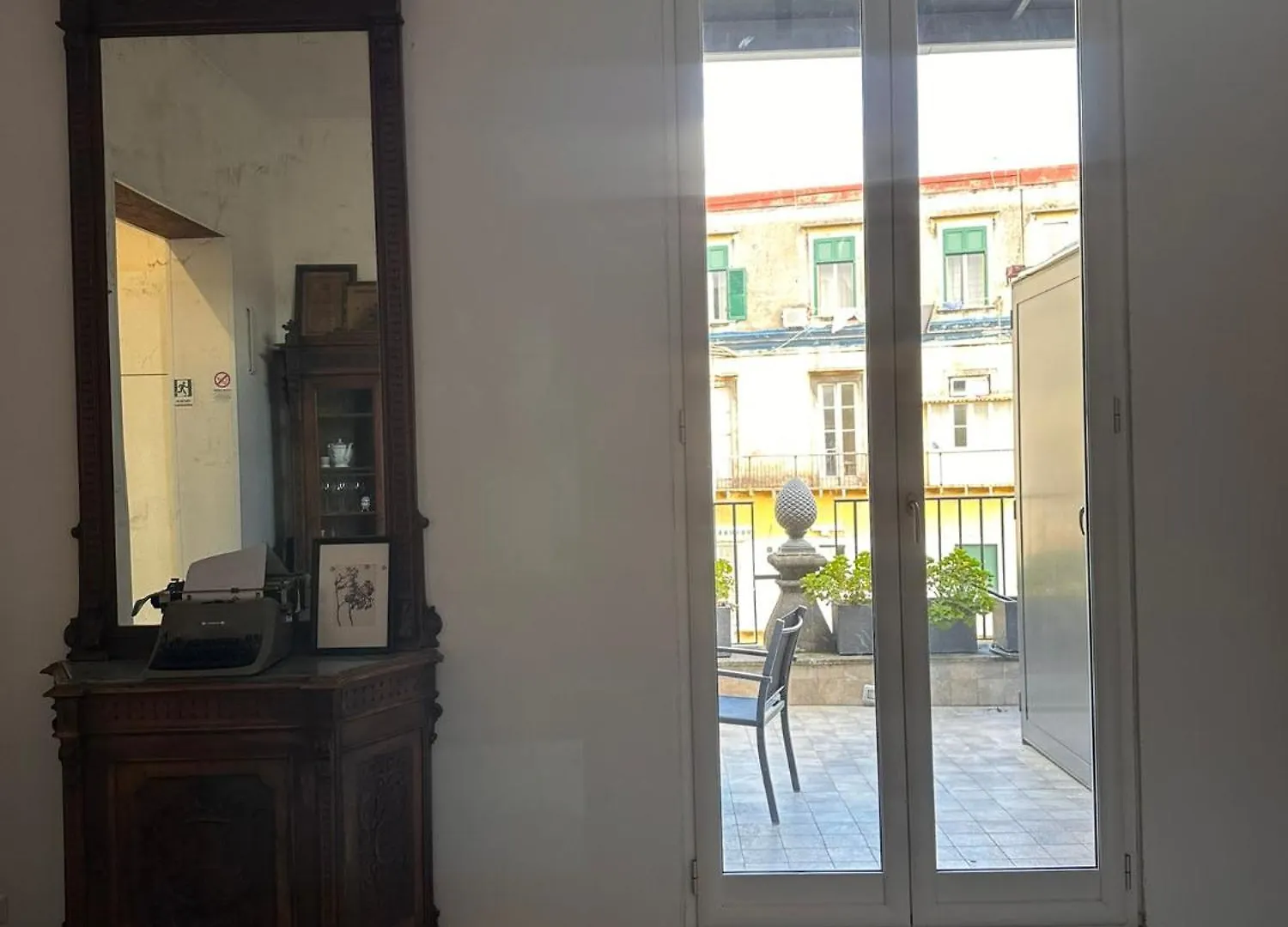 La Bella Vita Luxury Apartament And Travel Solution Nápoles Pensión